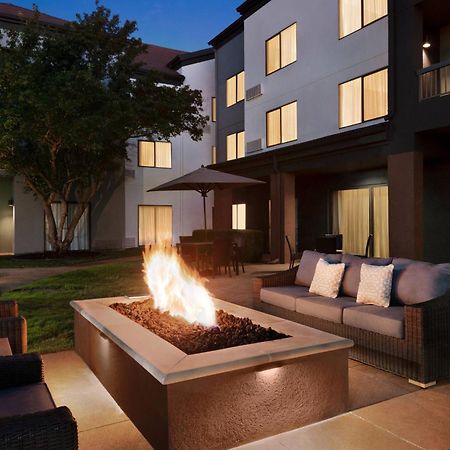 Courtyard By Marriott Tulsa Central Экстерьер фото