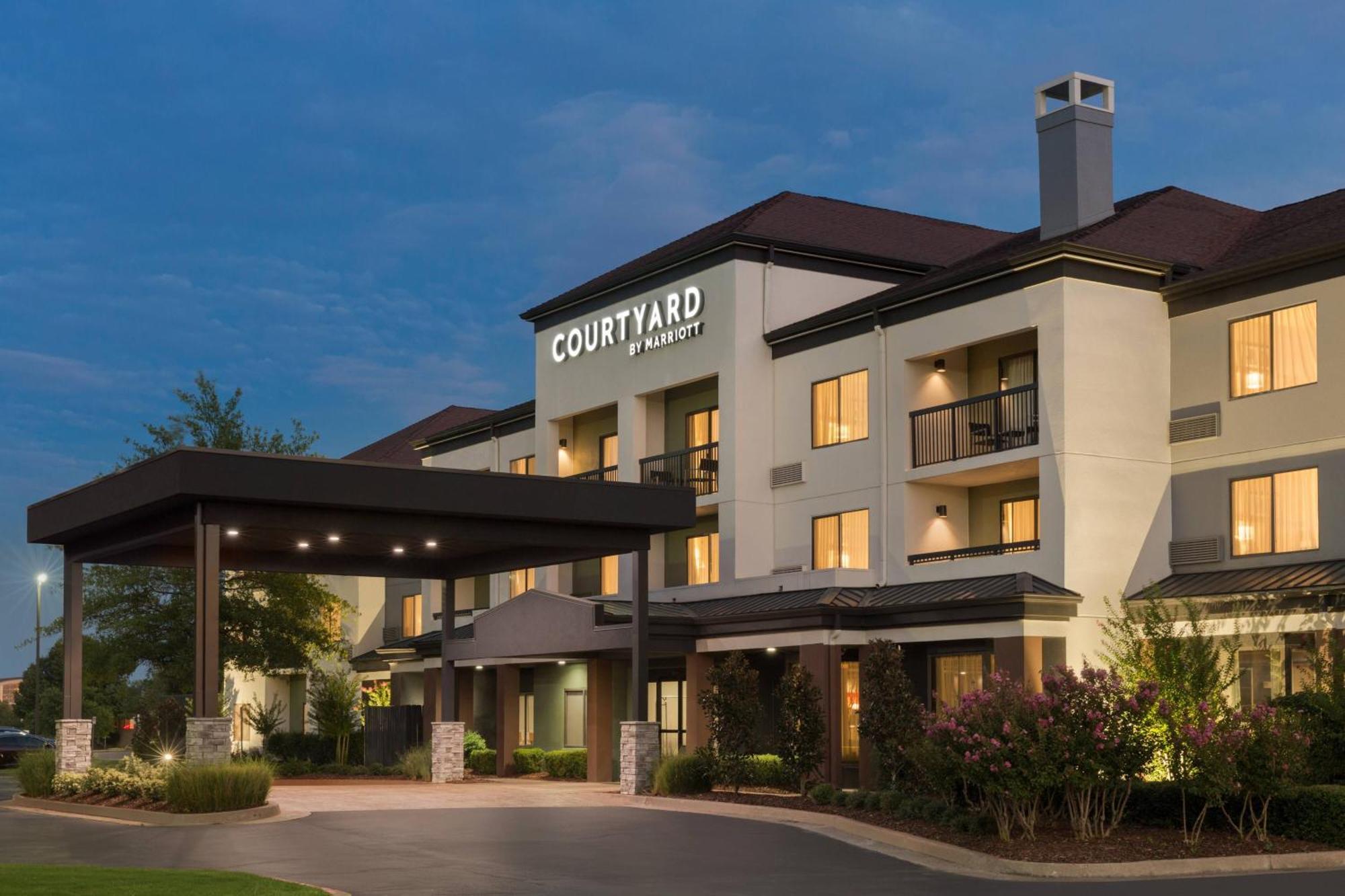 Courtyard By Marriott Tulsa Central Экстерьер фото